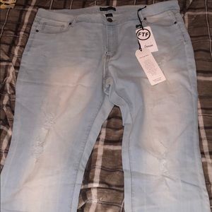 Distressed skinny jeans, size 20!